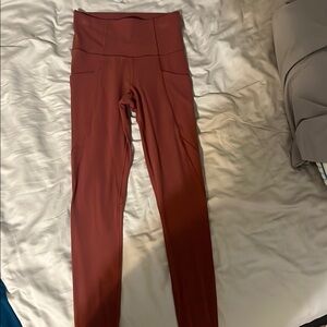 Athleta 7/8 salutation legging